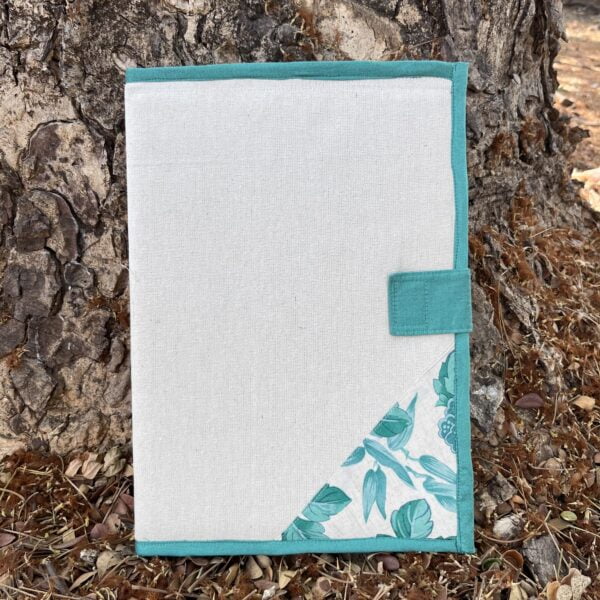 White abd seagreen_Clothfolder