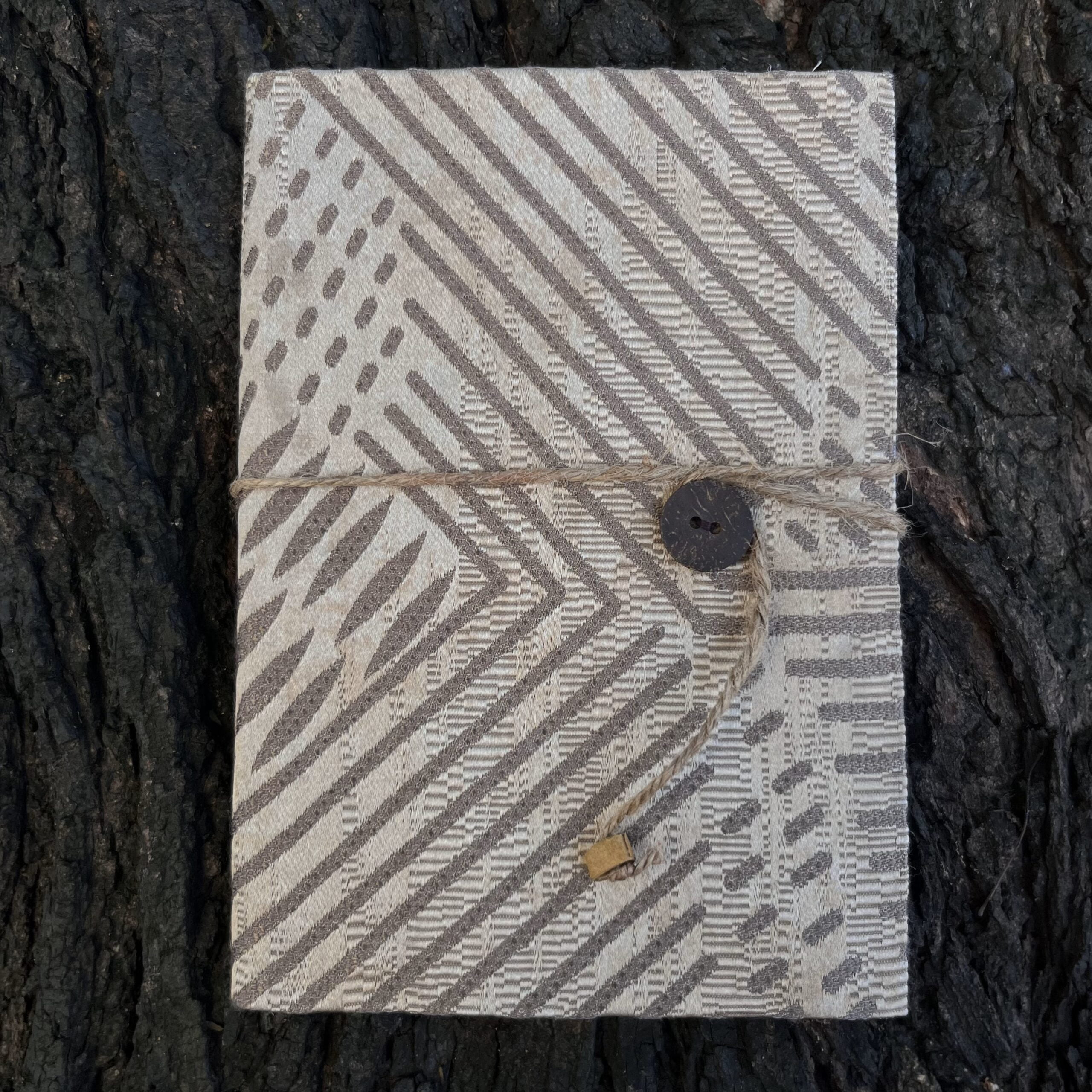 Brown_Geometric_Cloth notebook