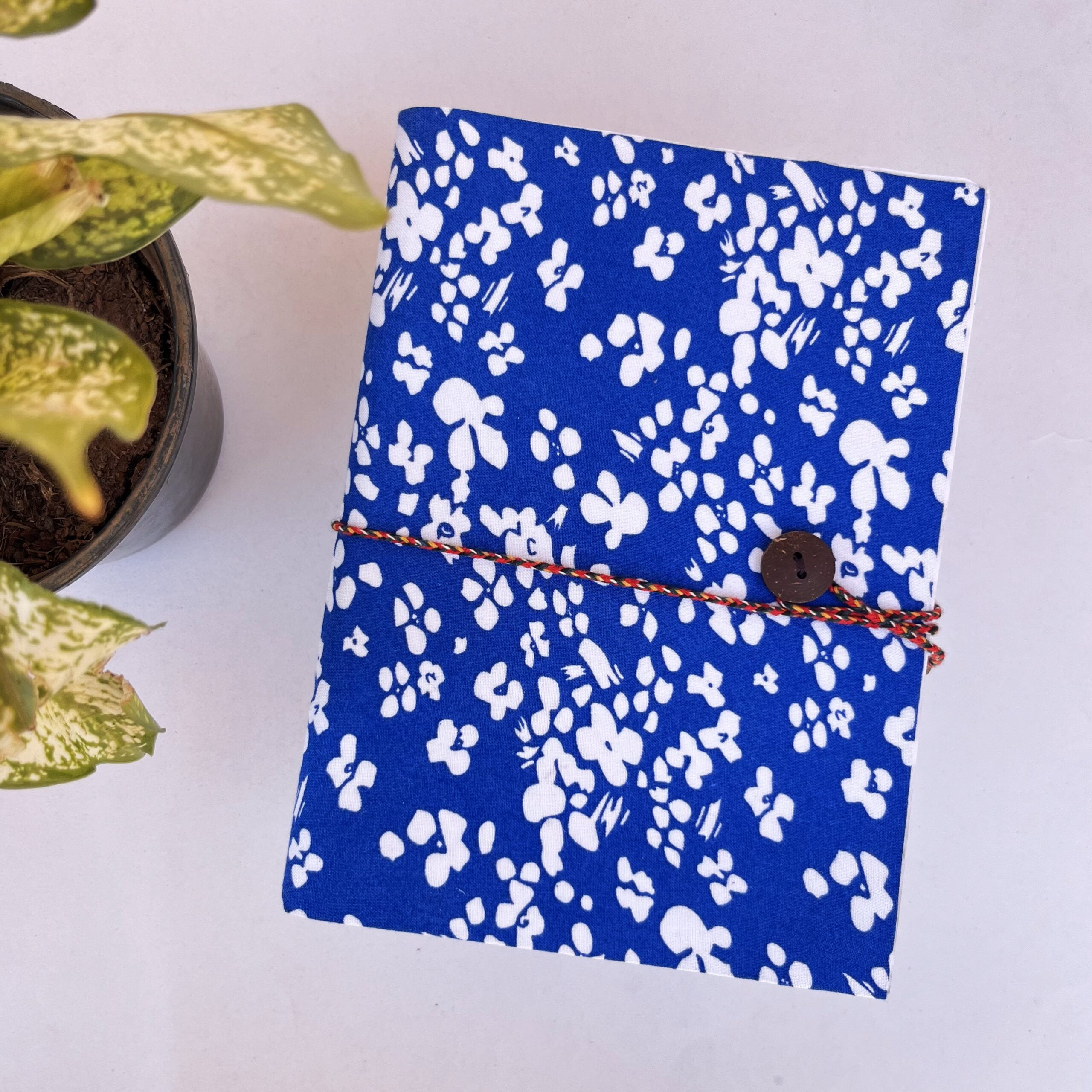 Blue_and_white_Floral_Clothnotebook