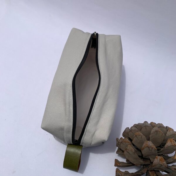 Light Grey_openpouch_Aftertaste