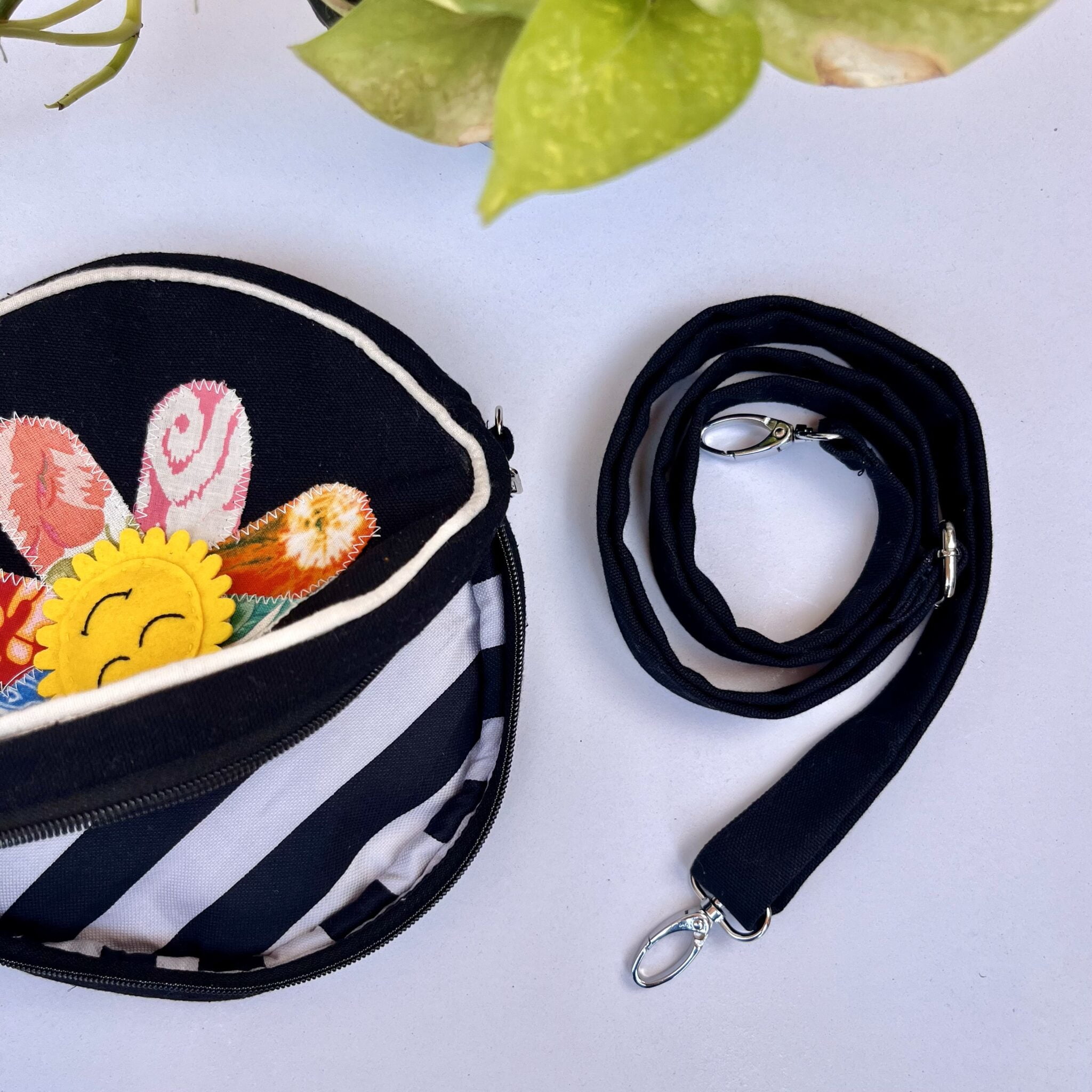 Cross Body Bag image 3
