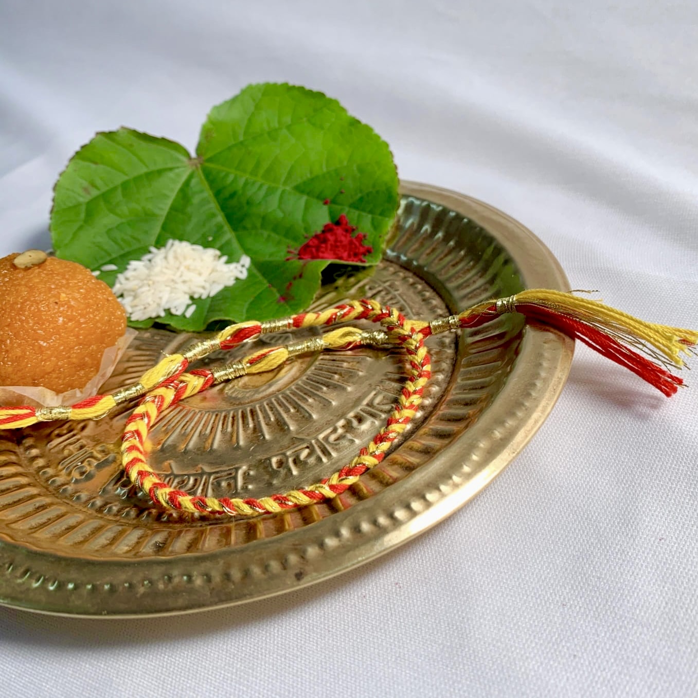 Simple rakhi